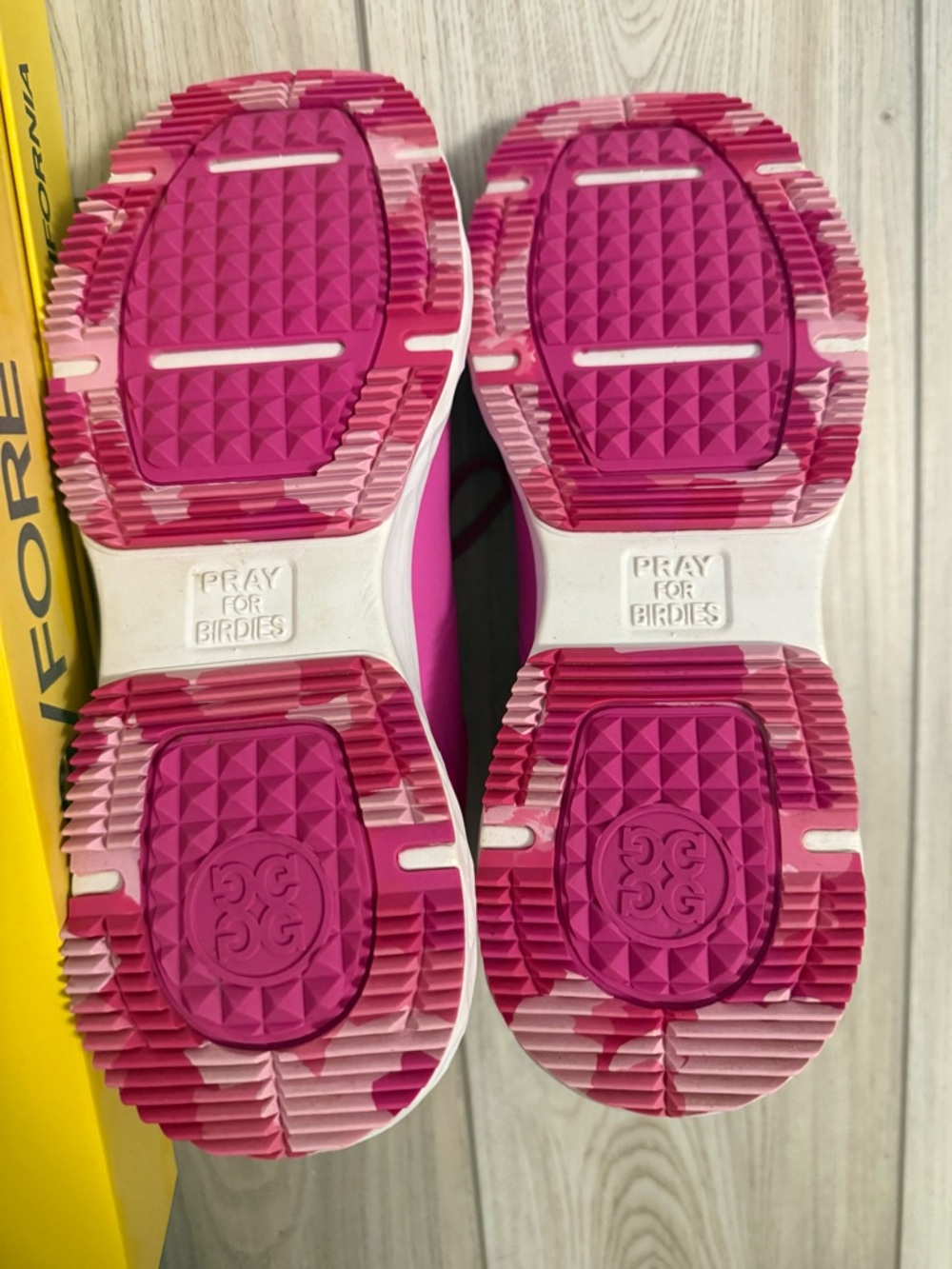 G/FORE Women's Fuchsia Athletic Golf Sneakers with White Midsole Size 8 like new - Picture 4 of 11